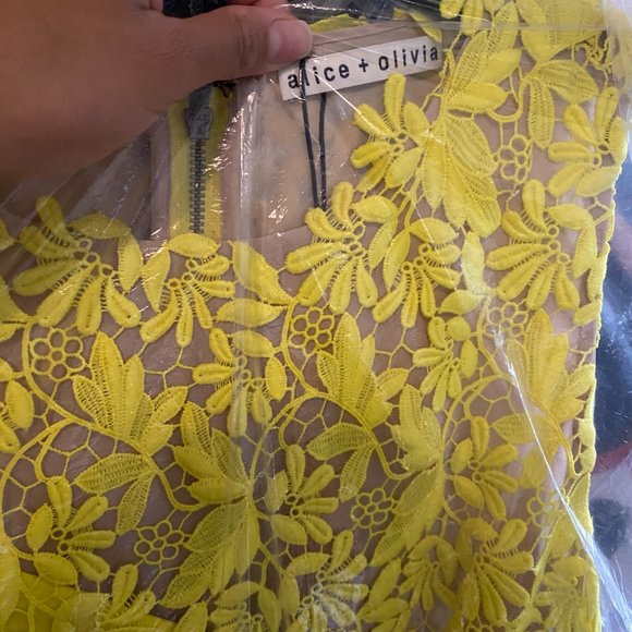 Alice and Olivia Margy Appliquéd Sheath Floral Lace Dress Yellow - Picture 6 of 9